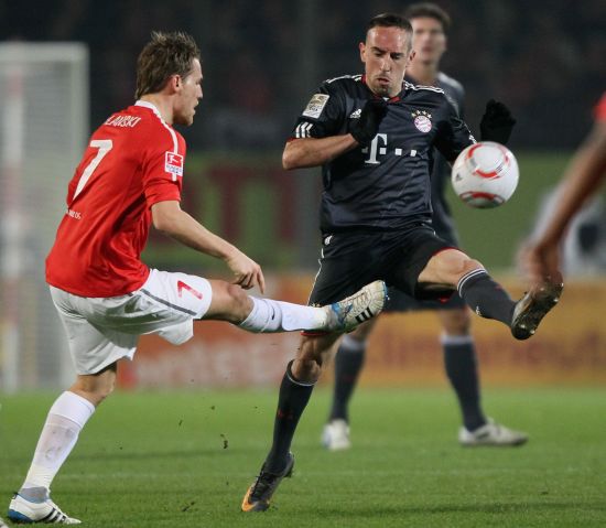 拉塞尔与活 拉塞尔与活